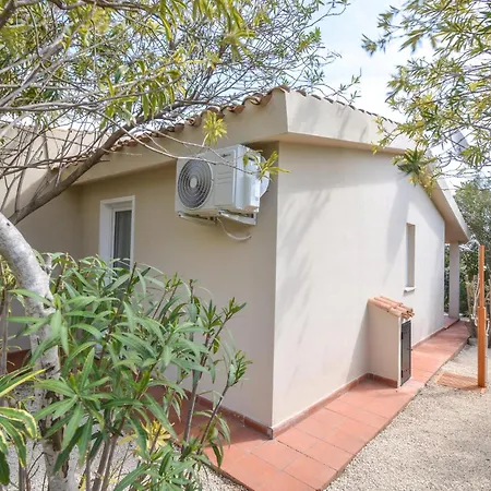 Bilocale Διαμέρισμα *